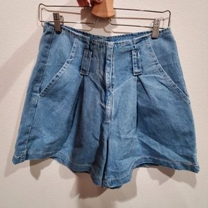 Blue denim pleated shorts